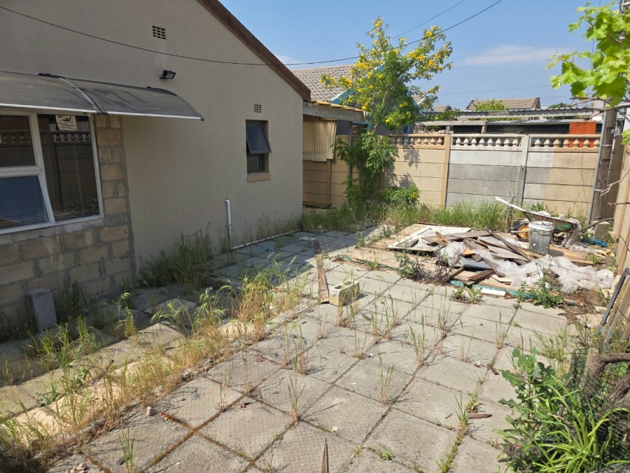 5 Bedroom Property for Sale in Erica Township Western Cape